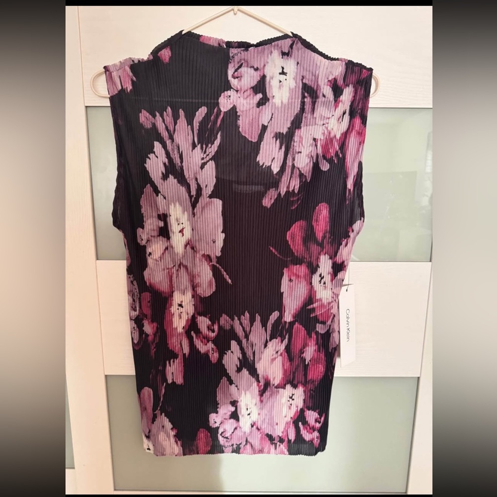 Calvin Klein floral blouse with inner camisole Medium (NWT)